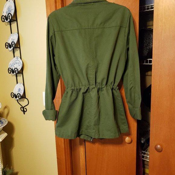 Ladies olive green jacket - Picture 5 of 5